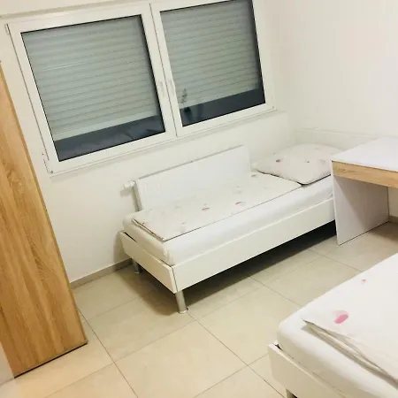 Gaststaette Lin Garden بيت ضيافة Untergruppenbach