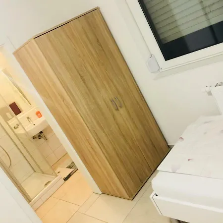 بيت ضيافة Gaststaette Lin Garden Untergruppenbach