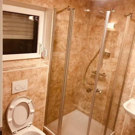 بيت ضيافة Gaststaette Lin Garden Untergruppenbach