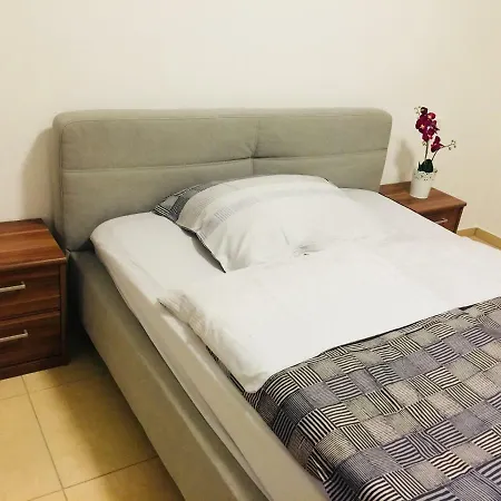 بيت ضيافة Gaststaette Lin Garden Untergruppenbach